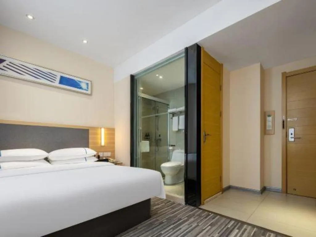 Bed in City Comfort Inn Hefei Binhu Wanda Plaza