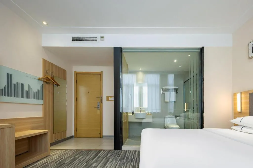Bed in City Comfort Inn Hefei Binhu Wanda Plaza