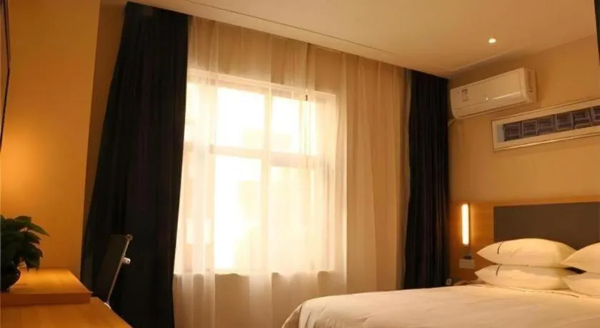 Bed in City Comfort Inn Hefei Binhu Wanda Plaza