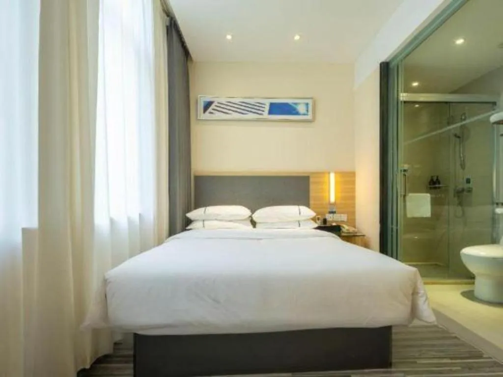 Bed in City Comfort Inn Hefei Binhu Wanda Plaza