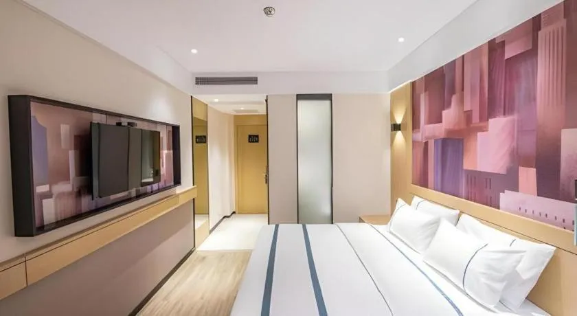 Bed in City Comfort Inn Changsha Yuelu Mountain Orange Island Head