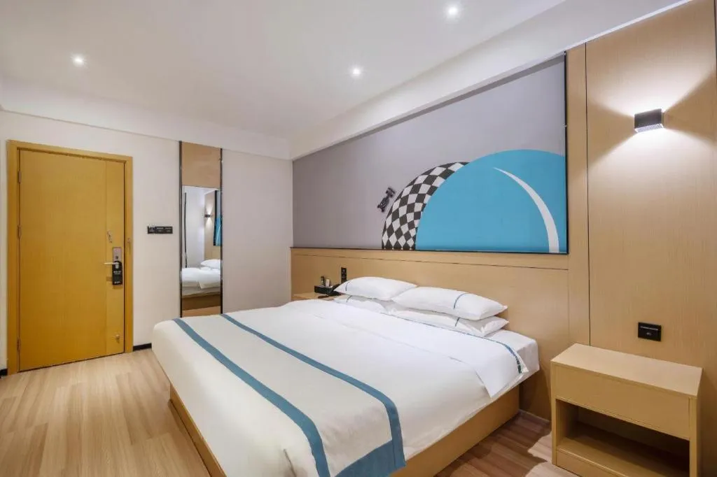 Bed in City Comfort Inn Changsha Yuelu Mountain Orange Island Head