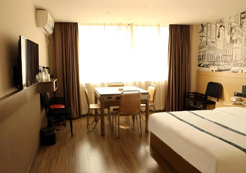 Bed in City Comfort Inn Changsha Yuelu Mountain Orange Island Head