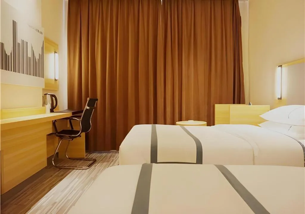 Bed in City Comfort Inn Zhanjiang South Zhenchuan Avenue