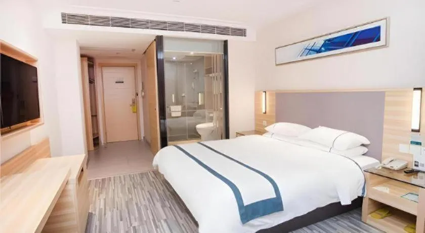 Bed in City Comfort Inn Zhanjiang South Zhenchuan Avenue