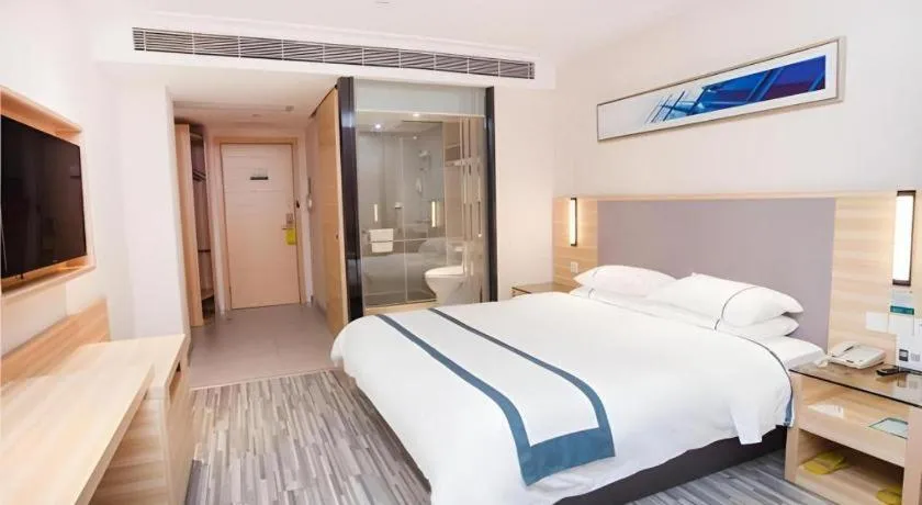Bed in City Comfort Inn Zhanjiang South Zhenchuan Avenue