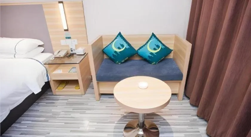 Bed in City Comfort Inn Zhanjiang South Zhenchuan Avenue