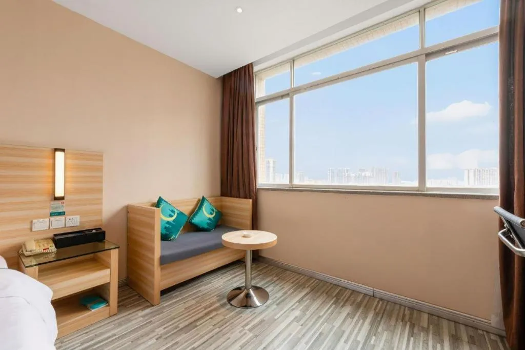 Bed in City Comfort Inn Zhanjiang South Zhenchuan Avenue