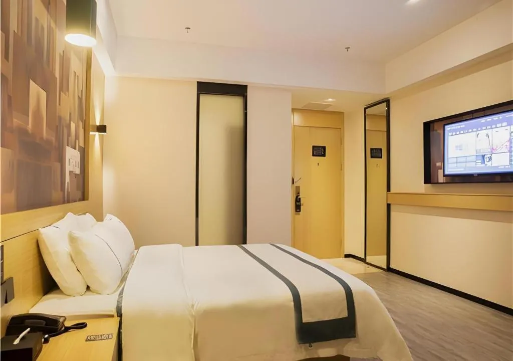 Bed in City Comfort Inn Maoming Xinyi Donghuicheng