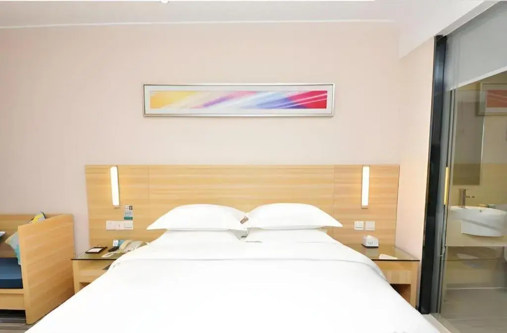 Bed in City Comfort Inn Heyuan Longchuan Bus Station Bed in City Comfort Inn Heyuan Longchuan Bus Station