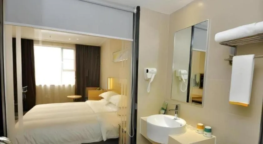 Bed in City Comfort Inn Heyuan Longchuan Bus Station