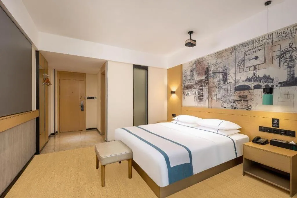 Bed in City Comfort Inn Dongfang Donghai Road Gymnasium Municipal Government