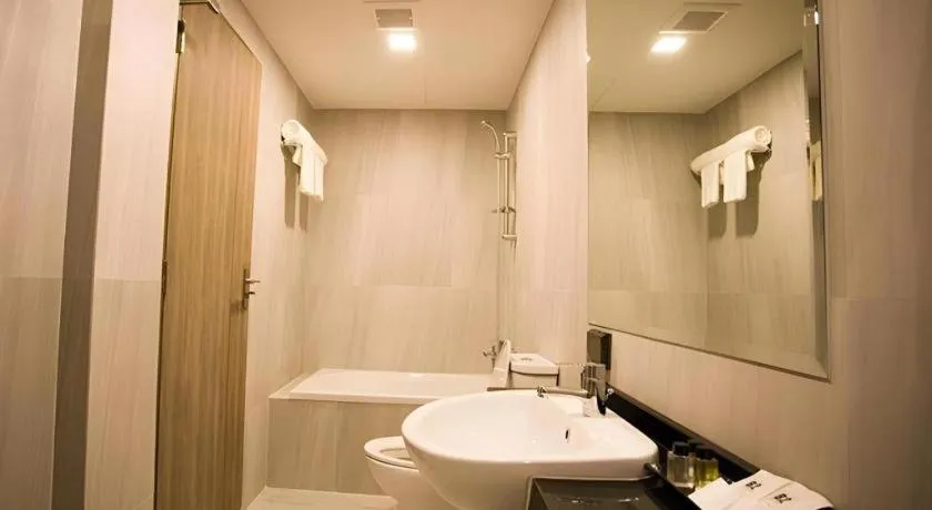 B2 Amata Nakorn Premier Hotel