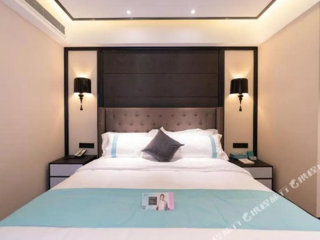 Bed in Xana Hotelle· Wulumuqi High Speed Railway Station Baonengcheng