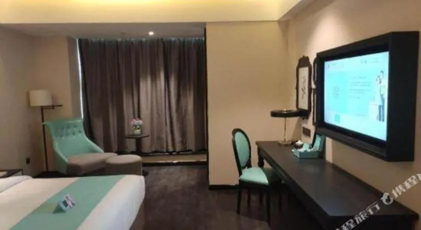 Bed in Xana Hotelle· Wulumuqi High Speed Railway Station Baonengcheng