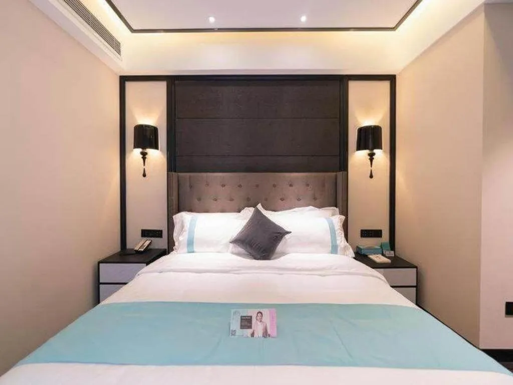 Bed in Xana Hotelle· Wulumuqi High Speed Railway Station Baonengcheng