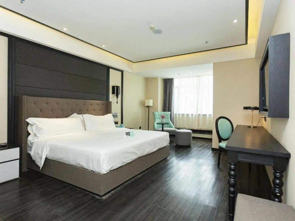 Bed in Xana Hotelle· Wulumuqi High Speed Railway Station Baonengcheng