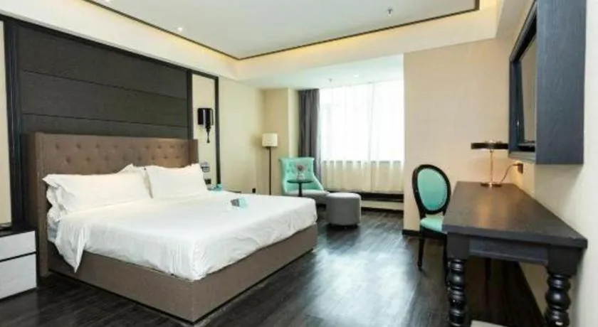 Bed in Xana Hotelle· Wulumuqi High Speed Railway Station Baonengcheng