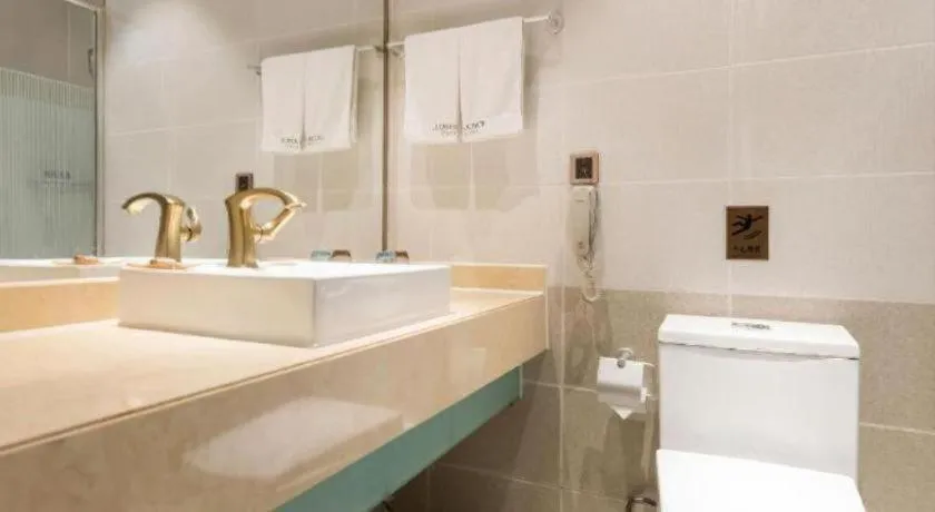 James Joyce Coffetel· Tianjin Olympic Center Lingbin Road Metro Station