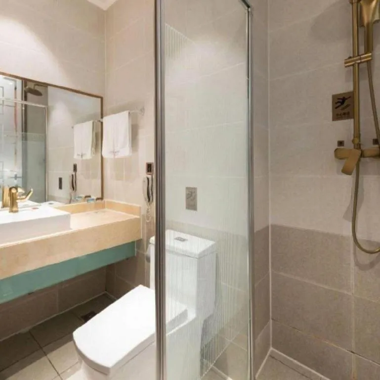 James Joyce Coffetel· Tianjin Olympic Center Lingbin Road Metro Station