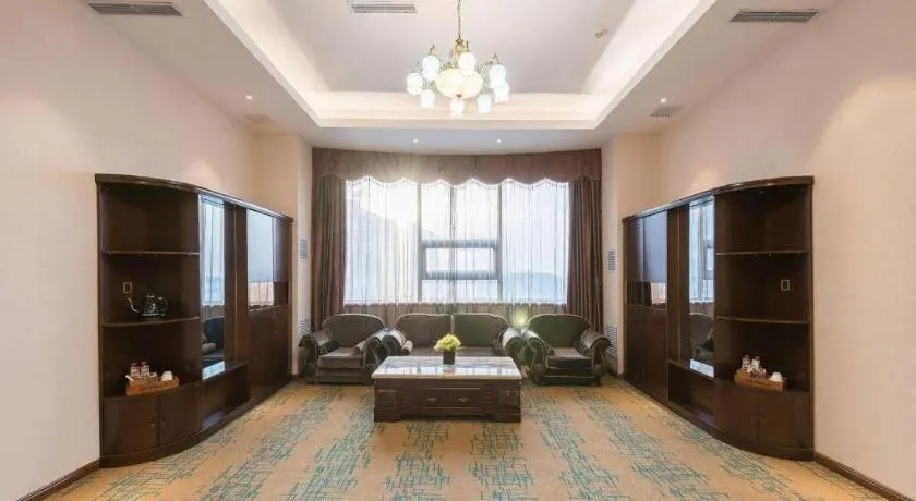 James Joyce Coffetel· Tianjin Olympic Center Lingbin Road Metro Station