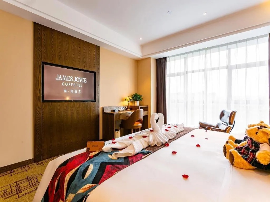 Bed in James Joyce Coffetel· Chengdu Shuangliu Airport Haibing City Wanda