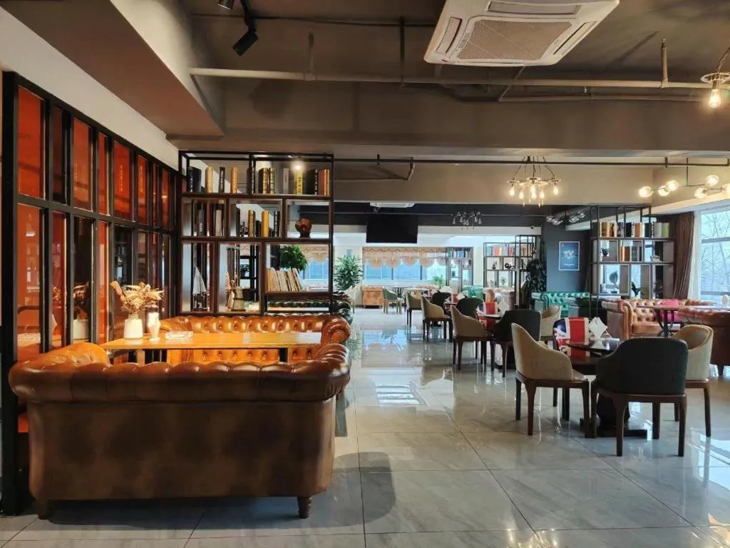 James Joyce Coffetel· Chengdu Shuangliu Airport Haibing City Wanda