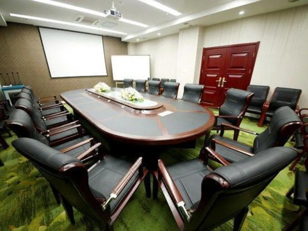 Chonpines Hotels· Shijiazhuang Fangbei