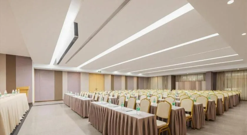 Lavande Hotels· Jingzhou Jianli