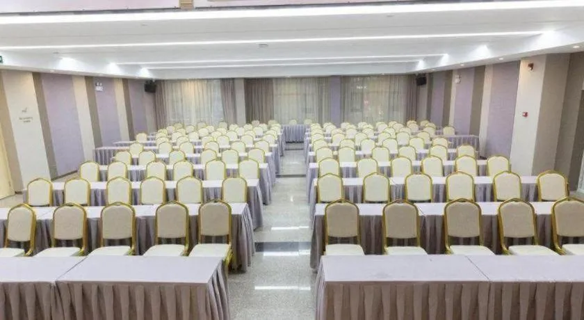 Lavande Hotels· Jingzhou Jianli