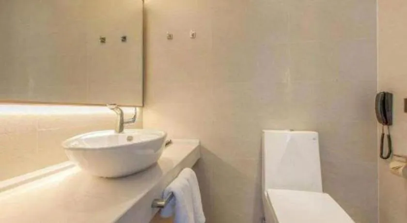 Lavande Hotels· Jingzhou Jianli