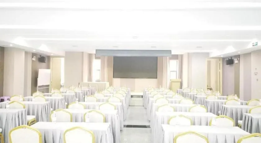 Lavande Hotels· Jingzhou Jianli