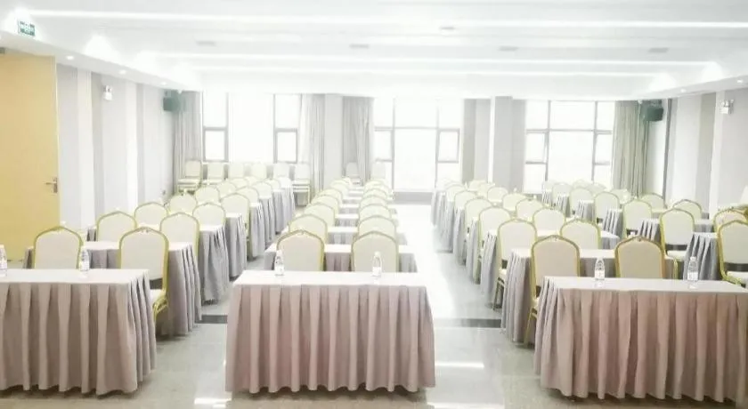 Lavande Hotels· Jingzhou Jianli