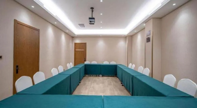 James Joyce Coffetel Shijiazhuang the Mixc Jinyuan Tower Airport Bus