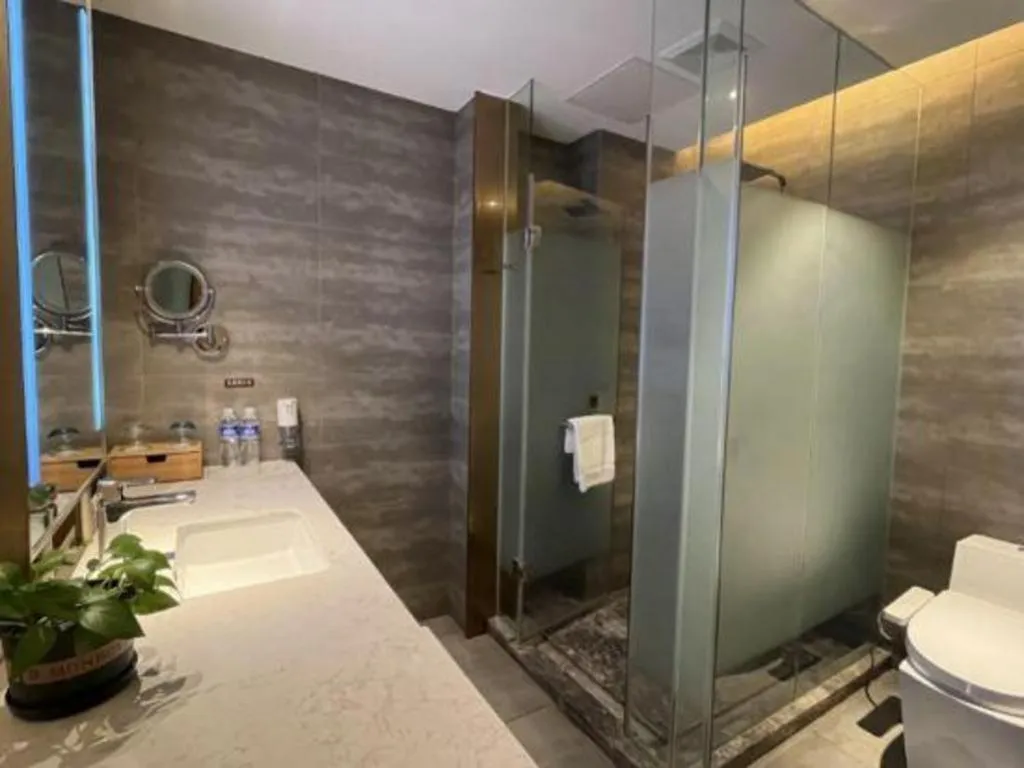 James Joyce Coffetel Shijiazhuang the Mixc Jinyuan Tower Airport Bus