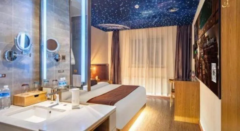 James Joyce Coffetel Shijiazhuang the Mixc Jinyuan Tower Airport Bus