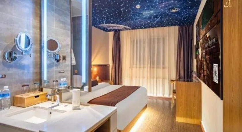 James Joyce Coffetel Shijiazhuang the Mixc Jinyuan Tower Airport Bus