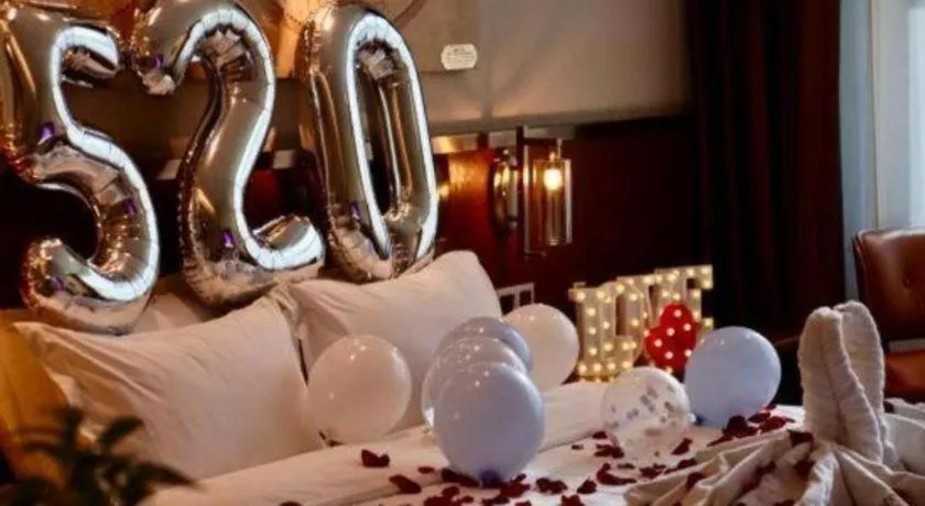 James Joyce Coffetel Shijiazhuang the Mixc Jinyuan Tower Airport Bus