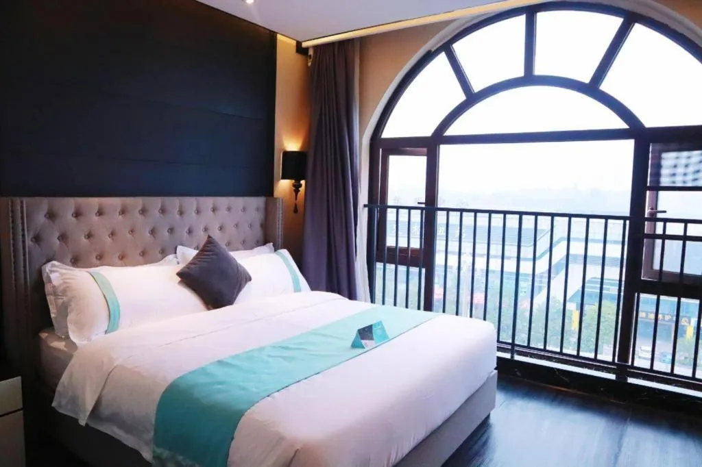 Bed in Xana Hotelle Luzhou High-Speed Railway Station Trading Market Passenger Terminal