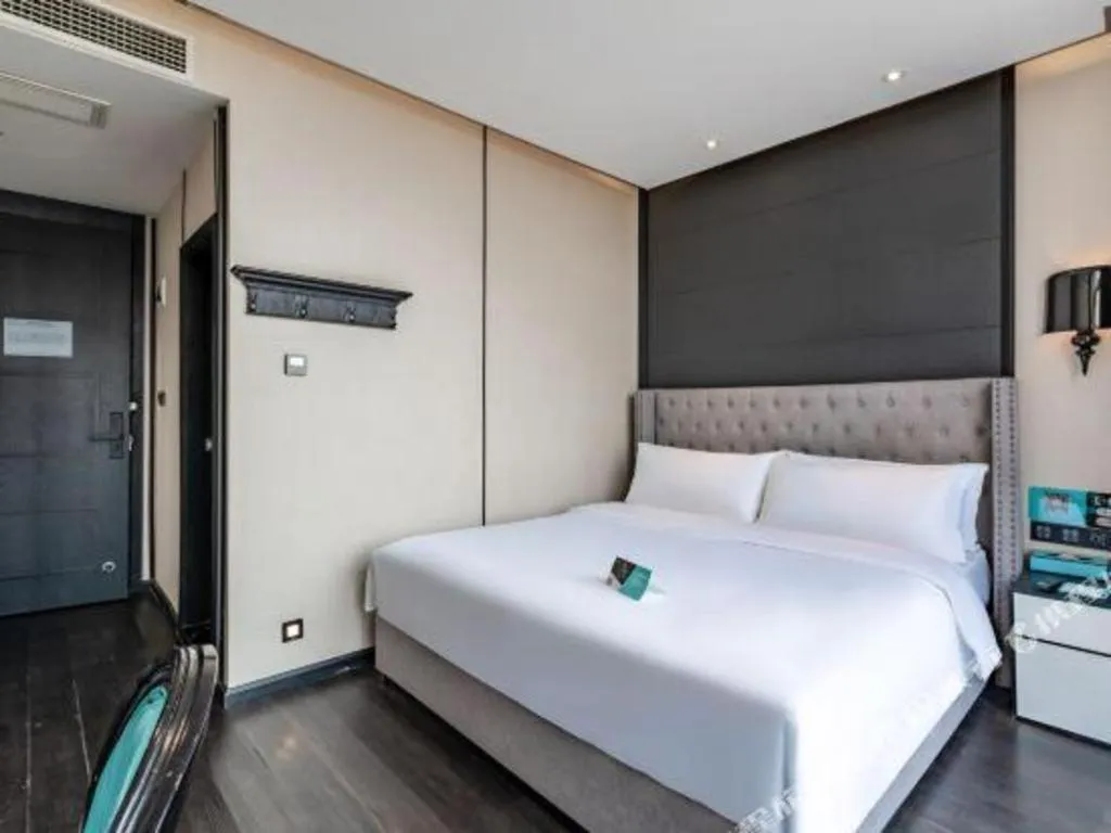 Bed in Xana Hotelle Luzhou High-Speed Railway Station Trading Market Passenger Terminal