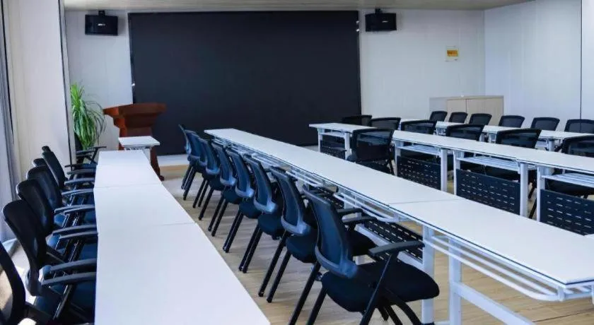 Magnotel Tongxiang Shimao Center