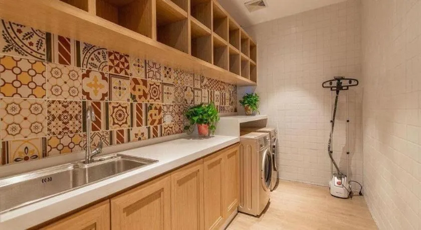 Magnotel Tongxiang Shimao Center