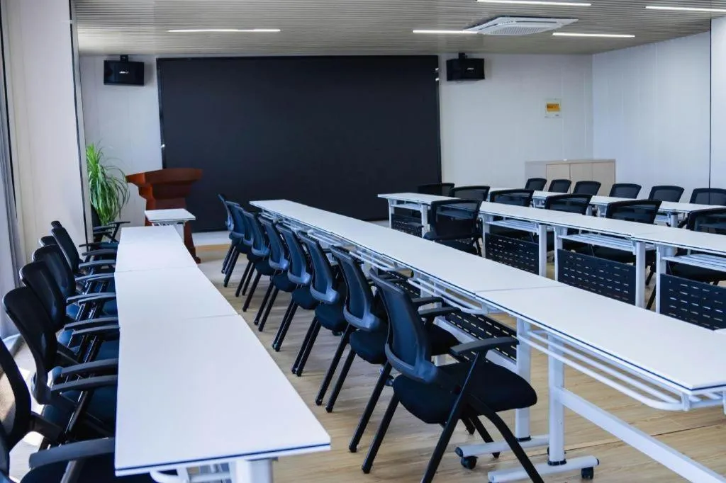 Magnotel Tongxiang Shimao Center