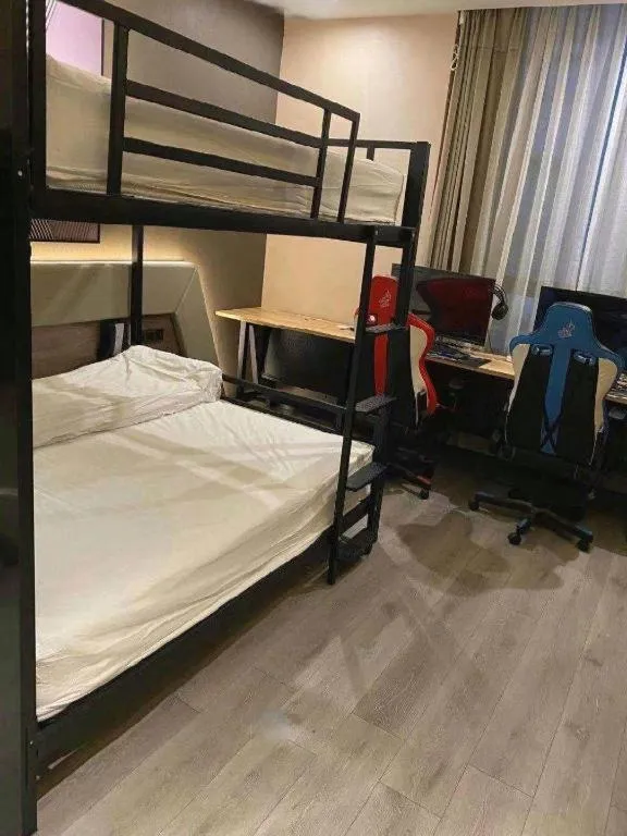 Bed in IU Hotels· Wuhan Jianghan Road Metro Station