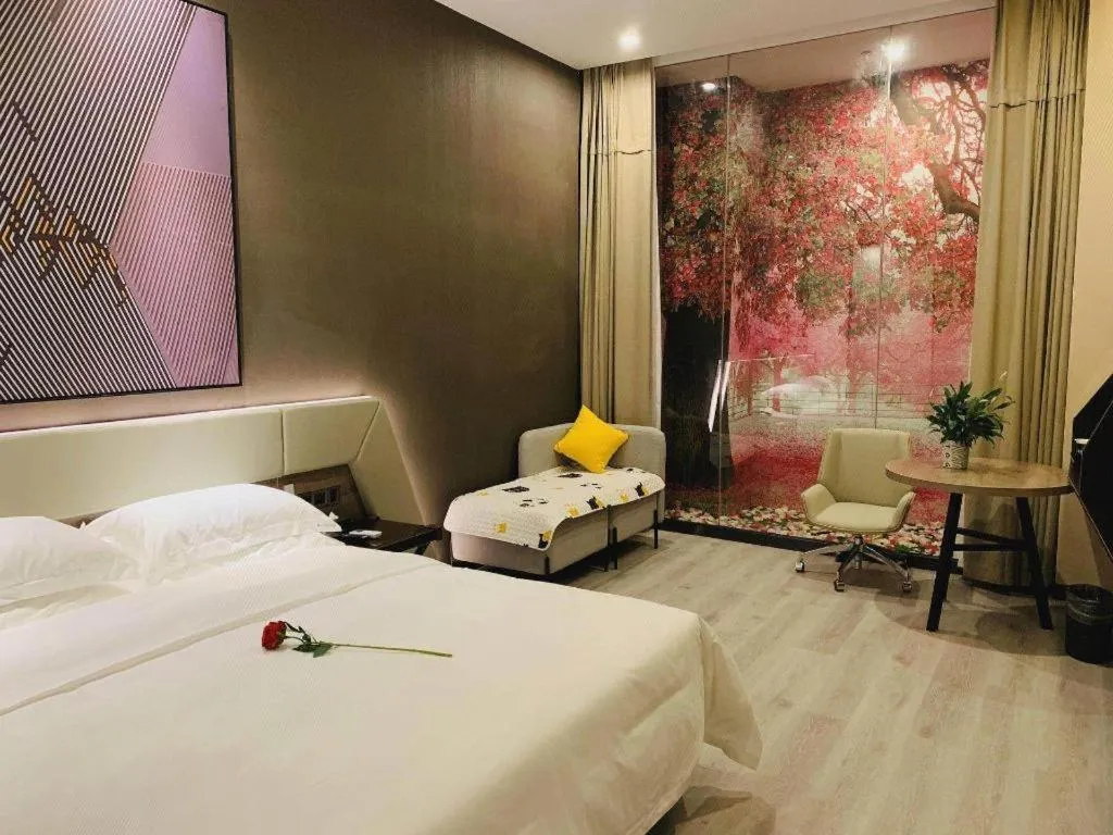 Bed in IU Hotels· Wuhan Jianghan Road Metro Station