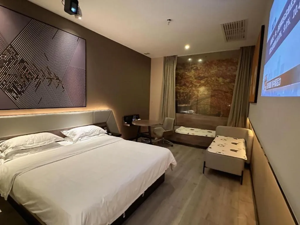 Bed in IU Hotels· Wuhan Jianghan Road Metro Station