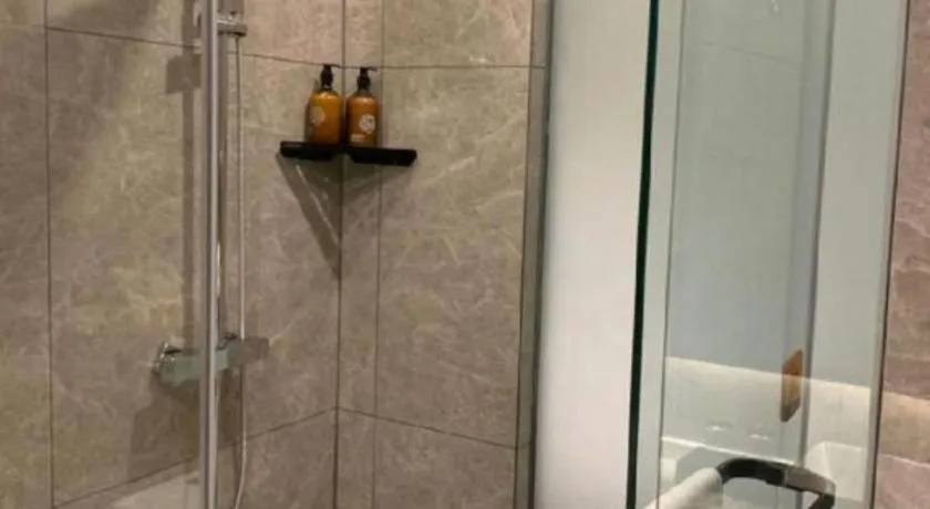 IU Hotels· Wuhan Jianghan Road Metro Station