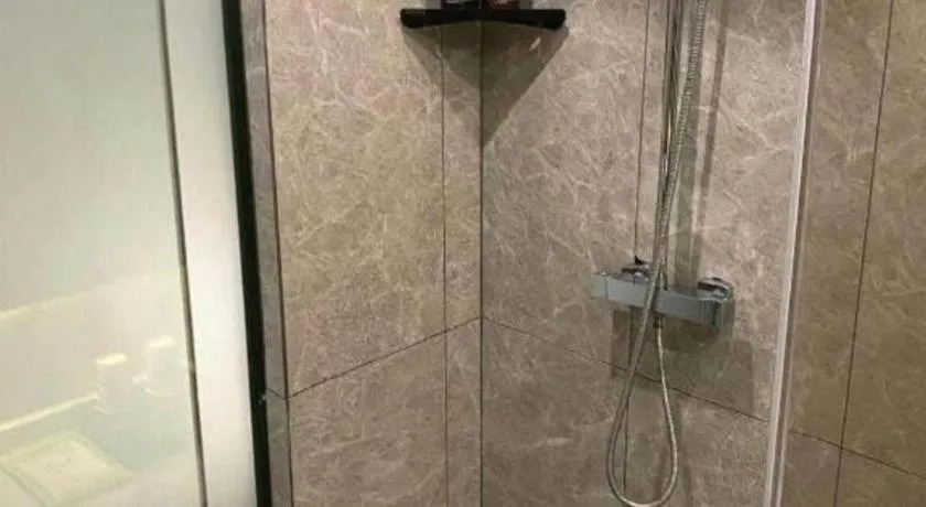 IU Hotels· Wuhan Jianghan Road Metro Station