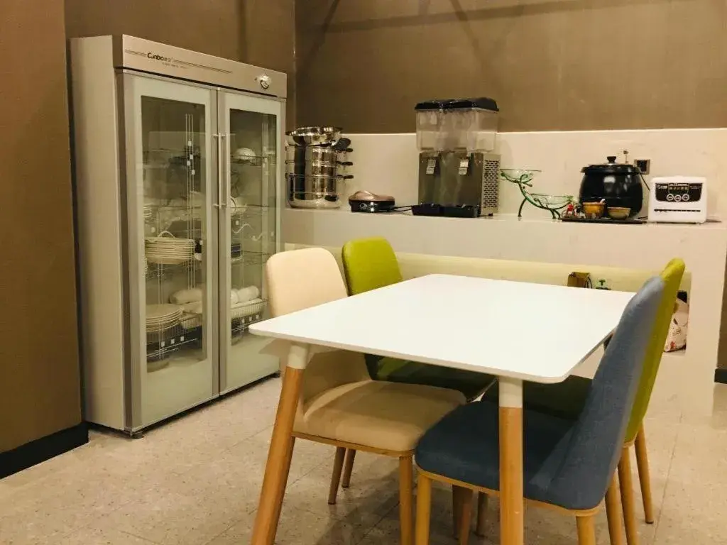 IU Hotels· Wuhan Jianghan Road Metro Station IU Hotels· Wuhan Jianghan Road Metro Station