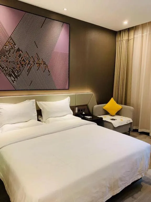 Bed in IU Hotels· Wuhan Jianghan Road Metro Station